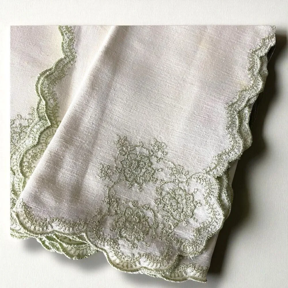 Simply Shabby Chic Rachel Ashwell Embroidered Cotton Linen Napkins Four 19”